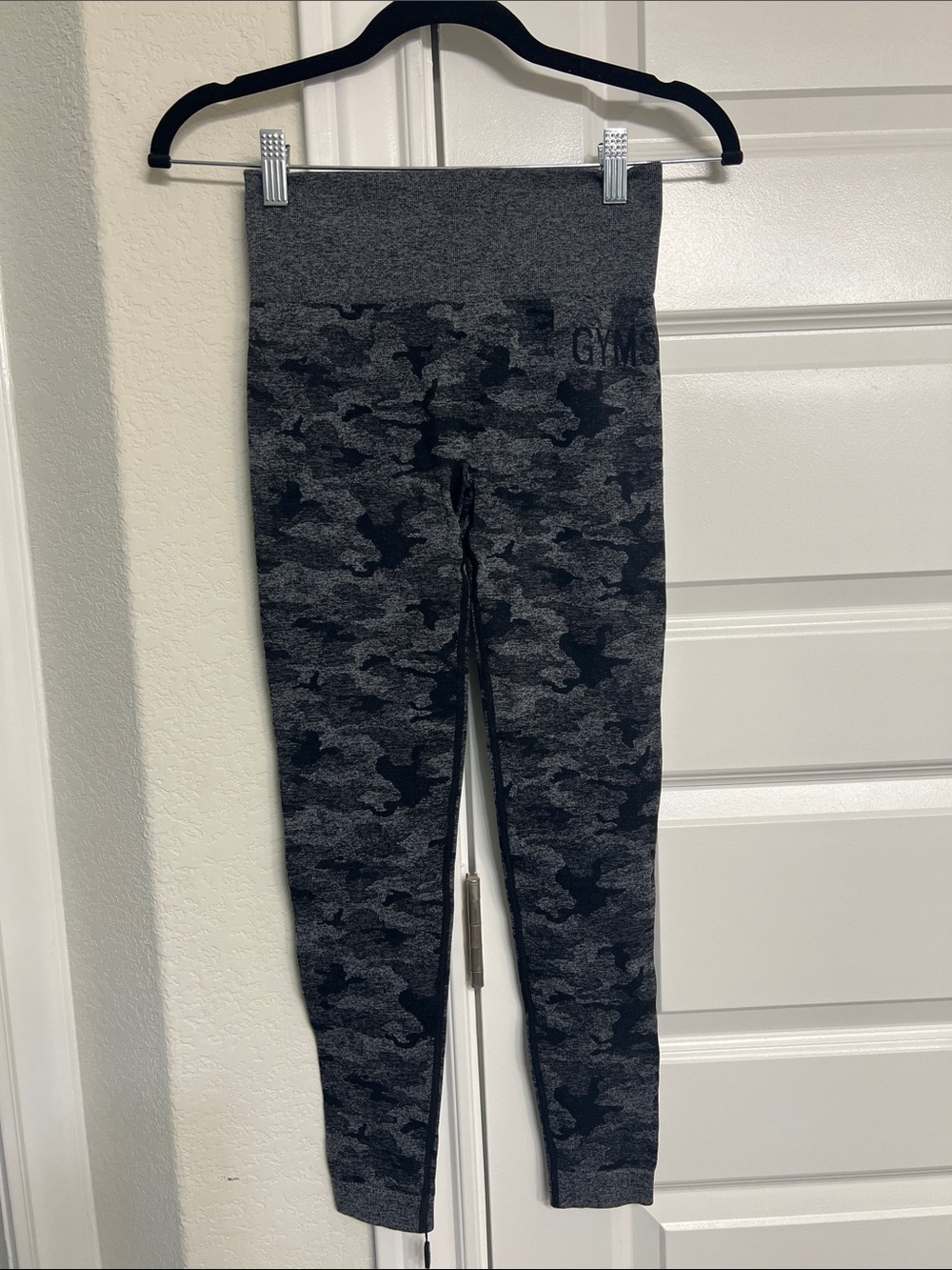 Gymshark Women's Gray Camouflage Seamless Jeggings
